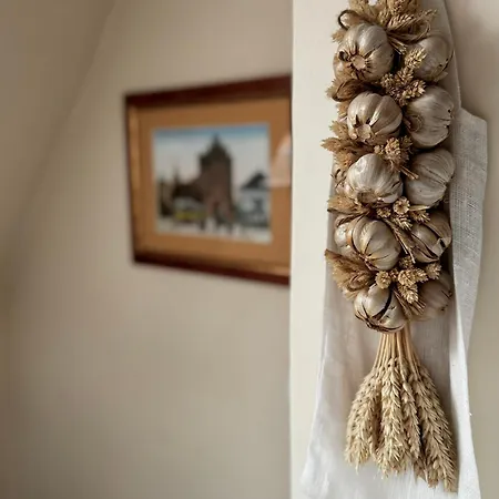 Blizej Nieba, Stare Apartment